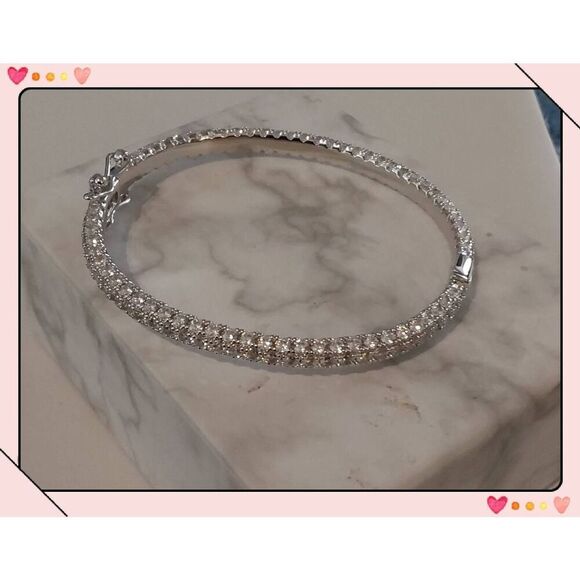 Stunning 18KWGP Genuine Pave Diamond Simulant Bangle Bracelet - Picture 1 of 5